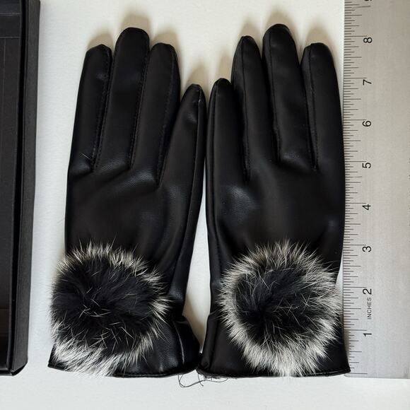 NIB Faux BlackLeather Gloves Faux Fur Pom Detail Mob Wife Aesthetic Women Size M - Picture 6 of 11